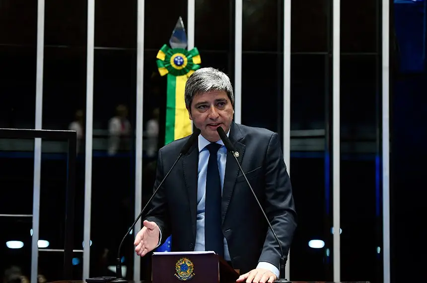 Carlos Portinho deve disputar o Senado pelo PL no Rio após saída de Cláudio Castro da corrida eleitoral