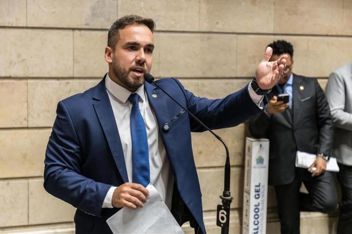 Lei Orelha: projeto prevê multa até quatro vezes maior para quem agredir ou abandonar animais