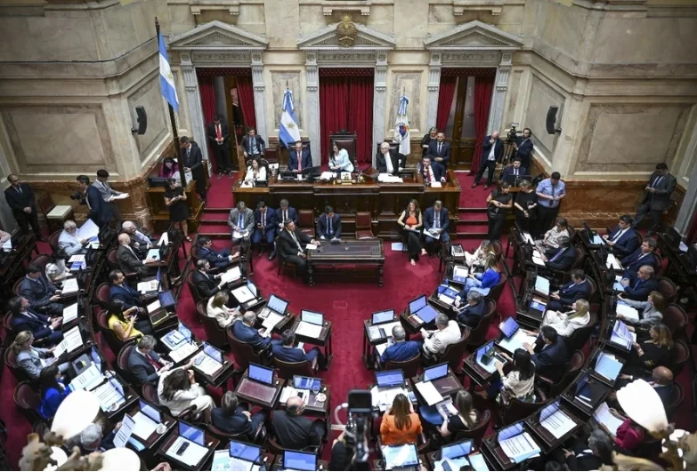 Argentina de Milei reduz maioridade penal para 14 anos – e Brasil de Lula trata assassinos como ‘meninos’