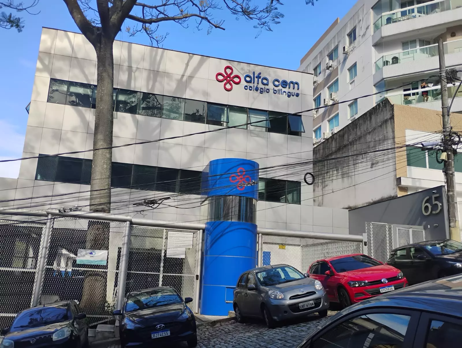 Escola em bairro nobre do Rio cobra R$ 3 mil por ensino ‘bilíngue’, mas não tem reconhecimento do Conselho de Educação