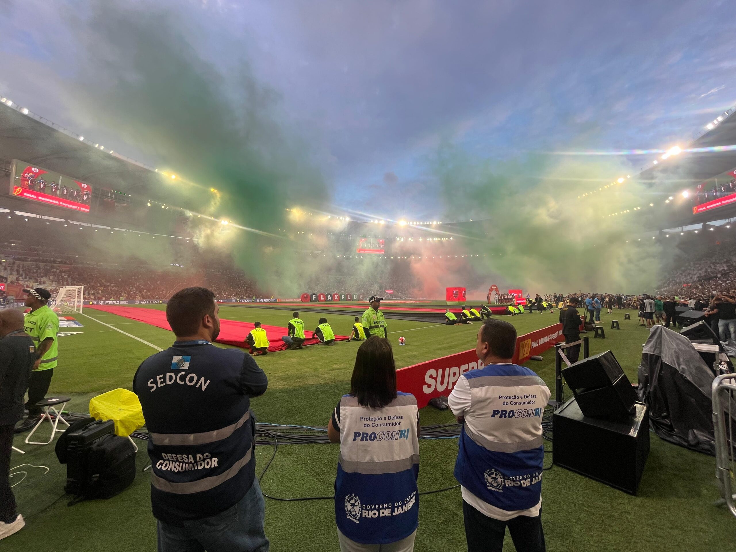 Publicidade de conteúdo adulto no Maracanã gera multas de R$ 877 mil a organizadores e empresa