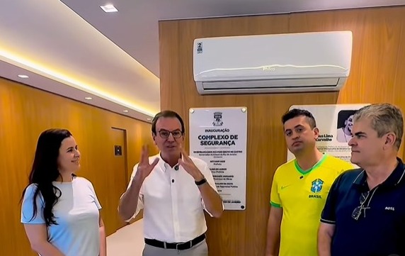 Pré-candidato ao governo, Paes visita programa de segurança em Duque de Caxias