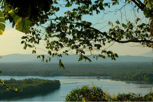 Justiça manda demolir estruturas de lazer construídas por condomínio em reserva biológica de Guaratiba