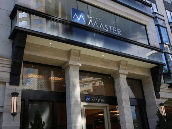 Cemitérios, consignados e bilhões: processos do TCE-RJ apontam gestão temerária e ameaça a aposentadorias em investimentos no Master
