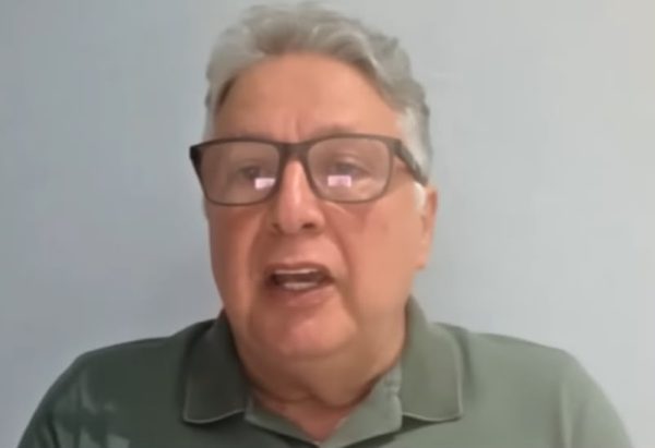 Justiça do Rio determina que Garotinho apague postagem em que faz referência ao Posto Ipiranga