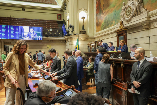 Na volta do recesso, sessão na Câmara do Rio tem mais adiamentos de pautas do que votações