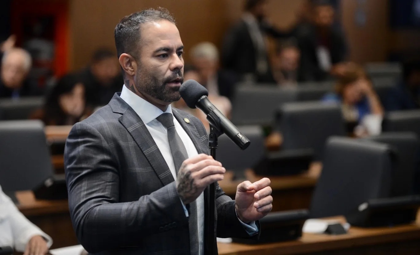 Pesquisa Prefab: Poubel entre os 30 candidatos a deputado federal mais citados