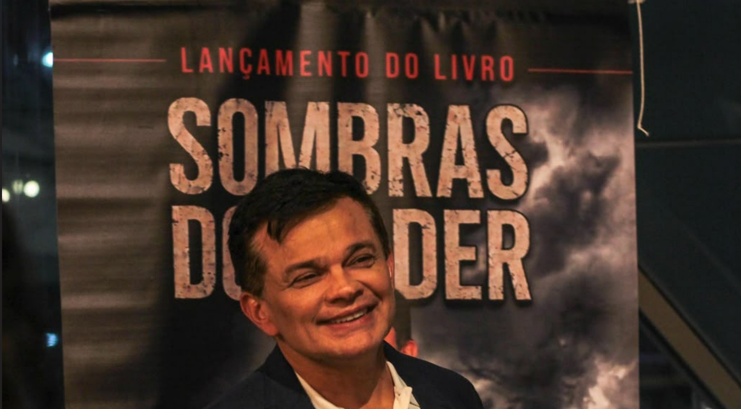 Deputado Dimas Gadelha lança thriller político “Sombras do Poder”