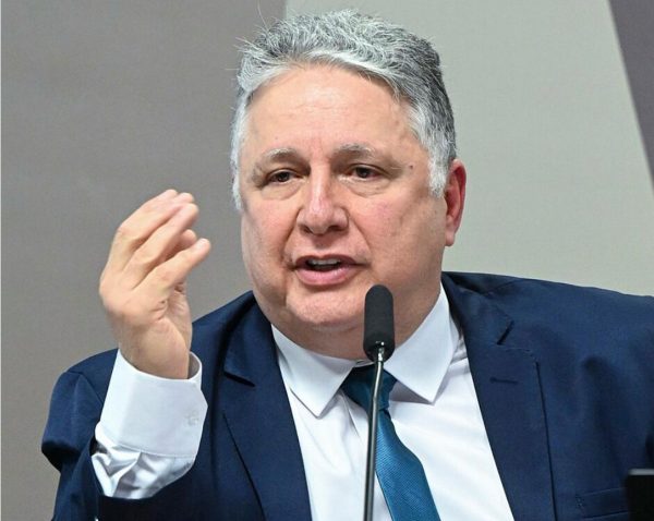Ministério Público Eleitoral pede que TRE-RJ negue registro da candidatura de Garotinho