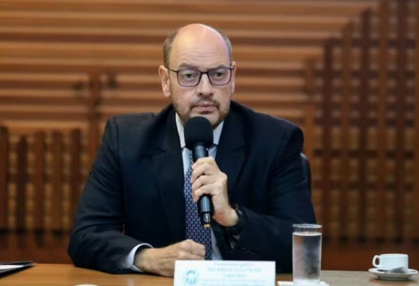 Couto onipresente: em reunião no Ministério da Fazenda, em Brasília, governo do estado discute reestruturação de R$ 26 bilhões em dívidas com instituições financeiras