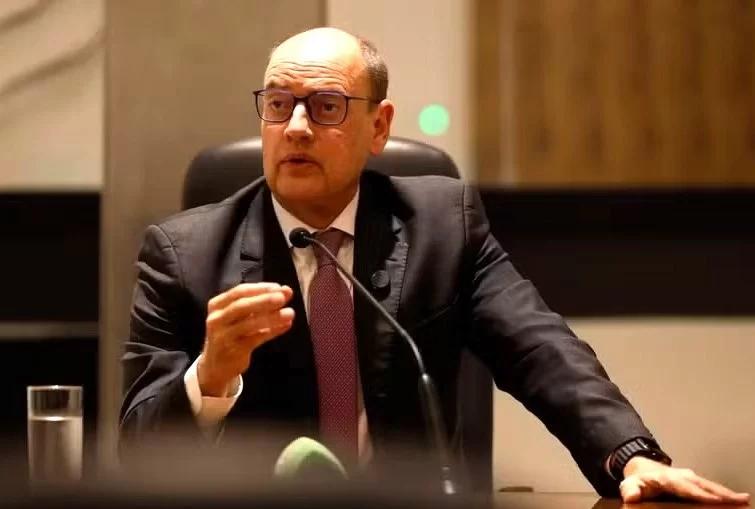 Efeito bumerangue no Diário Oficial: Couto anula nomeação de secretário de Desenvolvimento Econômico e sub da Fazenda volta a acumular dois cargos