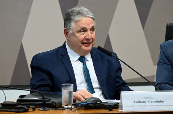 Parecer do MP Eleitoral recomenda que Garotinho tenha candidatura indeferida