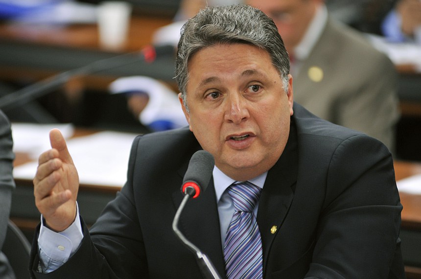 Garotinho recupera direitos de campanha após liminar do TSE