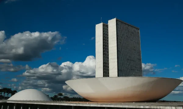 Os padrinhos do Pix: PL lidera verbas para deputados no RJ com R$ 54,8 milhões; PSDB e PV destinam quase 100% para candidatos à Câmara