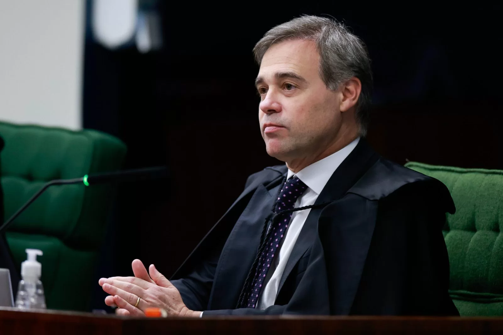 Mendonça retira sigilo de relatório financeiro de Vorcaro e do Banco Master