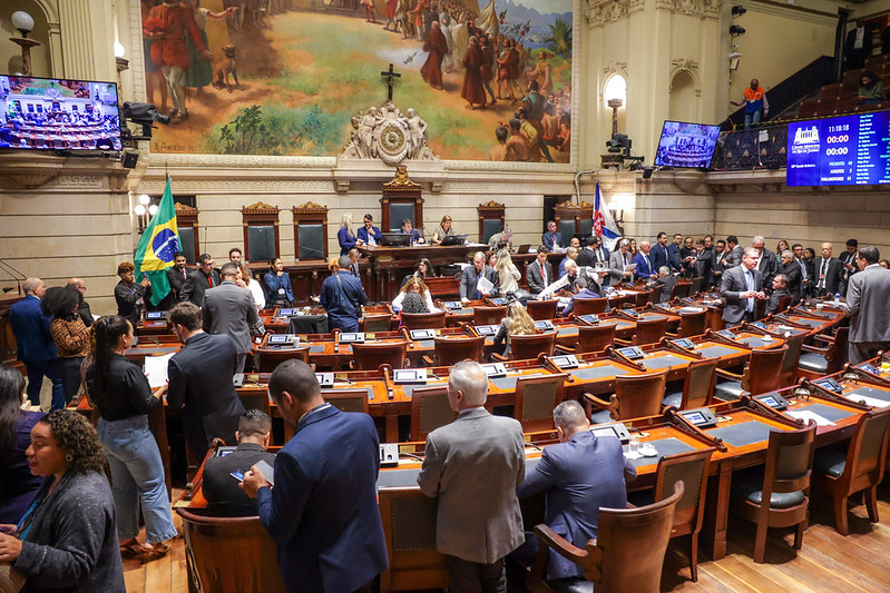 Câmara do Rio aprova plano para reduzir impactos de entregas por aplicativo no entorno de shoppings