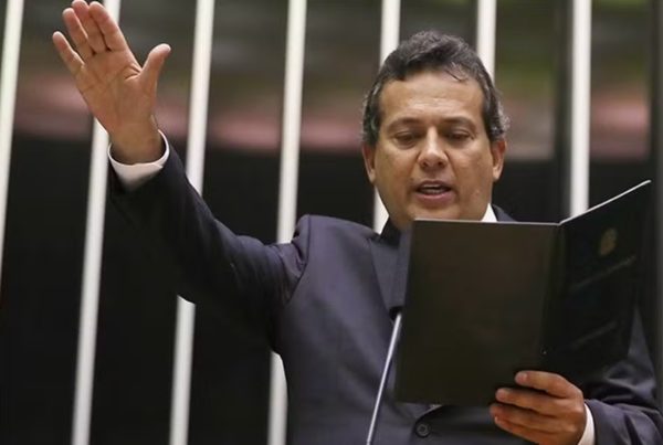 Comitê clandestino: candidato a reeleição, deputado Ricardo Abrão abastecia esquema de compra de votos para eleger primo em Nilópolis, diz PF 