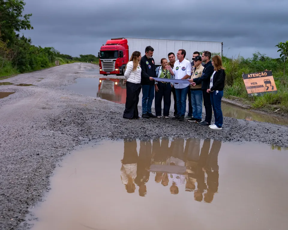 Durante visita ao interior, Paes promete investimentos e conclusão de obras de mobilidade