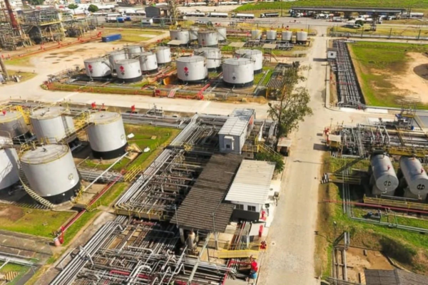 Justiça rejeita pedido de indenização de R$ 70 milhões da Refit por desvalorização das ações