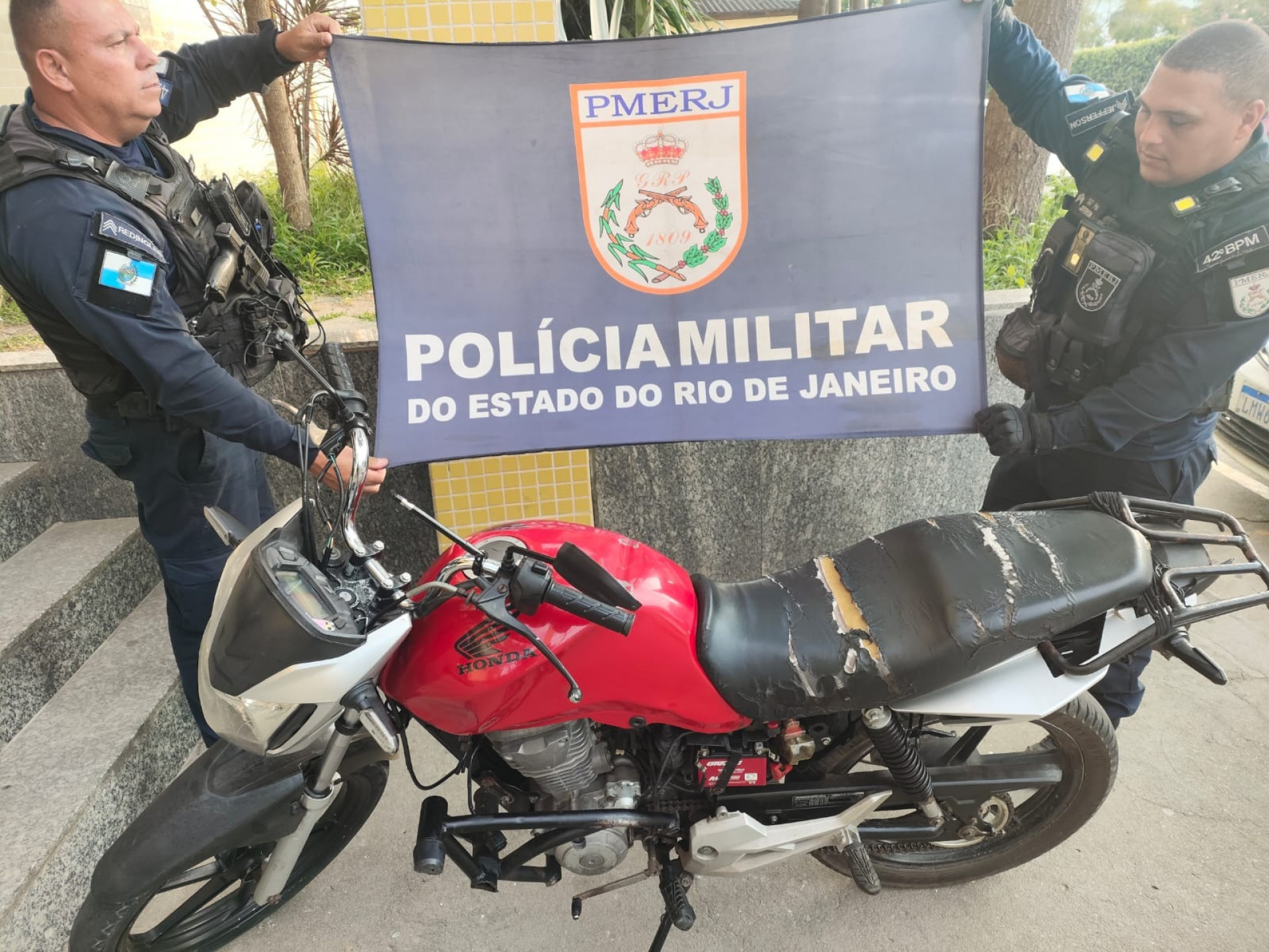 PM apreende moto clonada e com registro de roubo em Araruama | Araruama