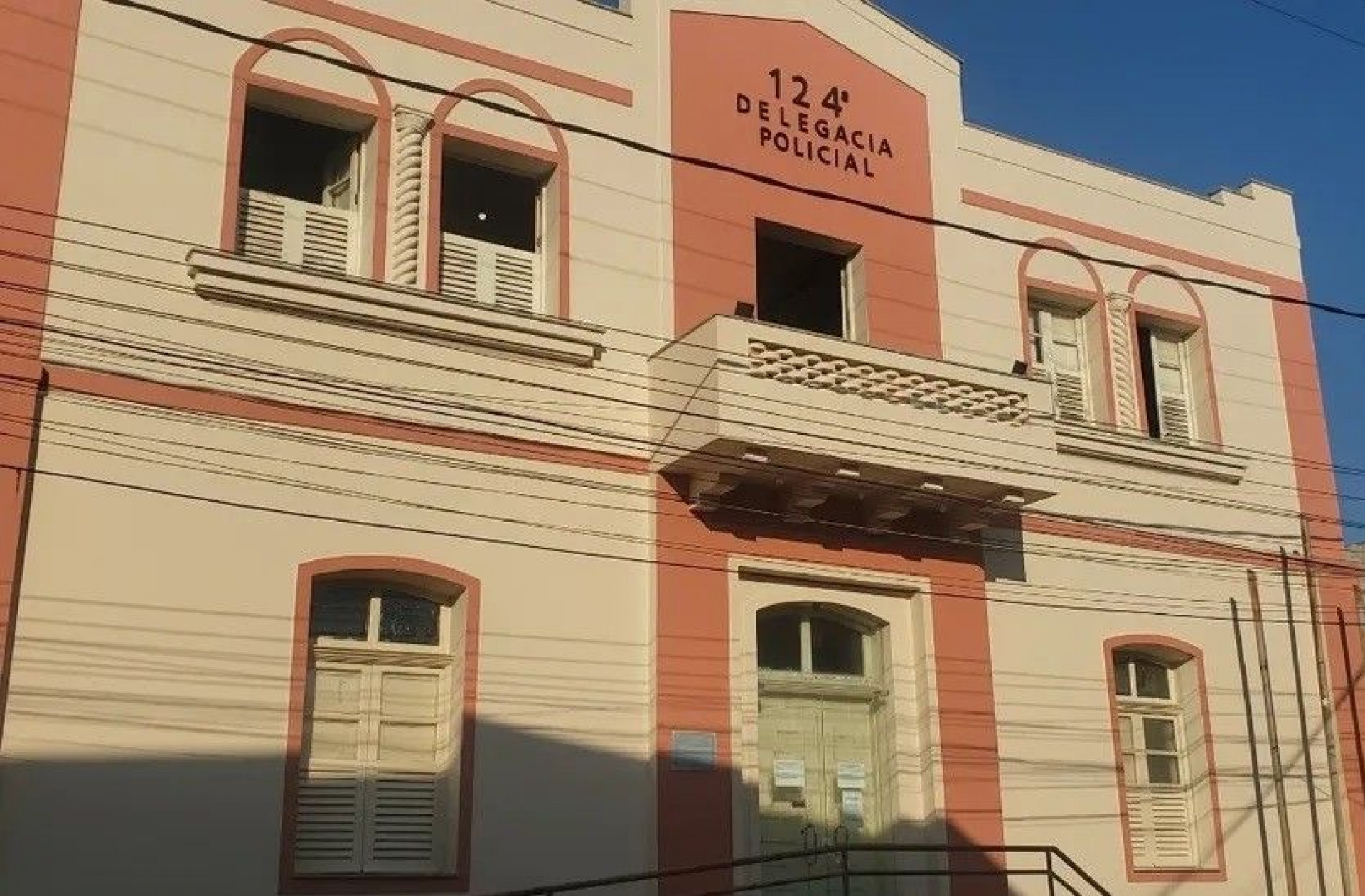 Homem é preso por roubo e violência doméstica em Saquarema | Saquarema