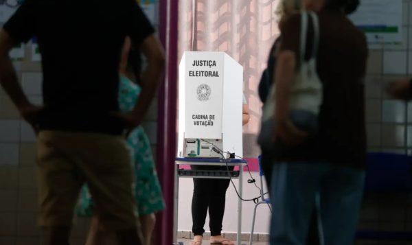 Dinheiro não faltou. Voto, sim: candidatos que receberam milhões para a campanha não conseguiram vaga na Câmara, Alerj e Senado