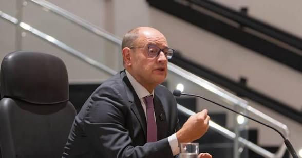 De olho na saída: um dia após as eleições, Couto se coloca à disposição de Ruas e Paes para passar informações sobre o cargo