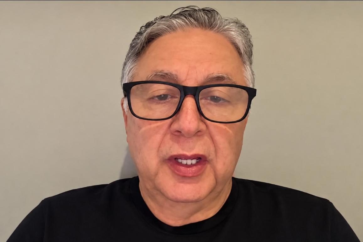 Garotinho volta a falar em Leitinho Feliz e ironiza dizendo que vai virar garoto-propaganda de laticínios