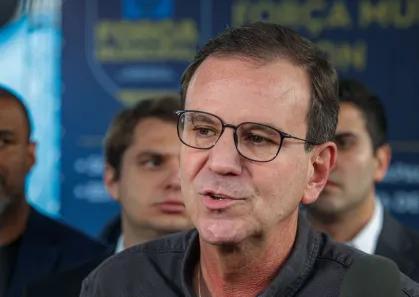 Eduardo Paes reconhece derrota, critica a não realização do segundo turno e promete fiscalizar governo de Douglas Ruas