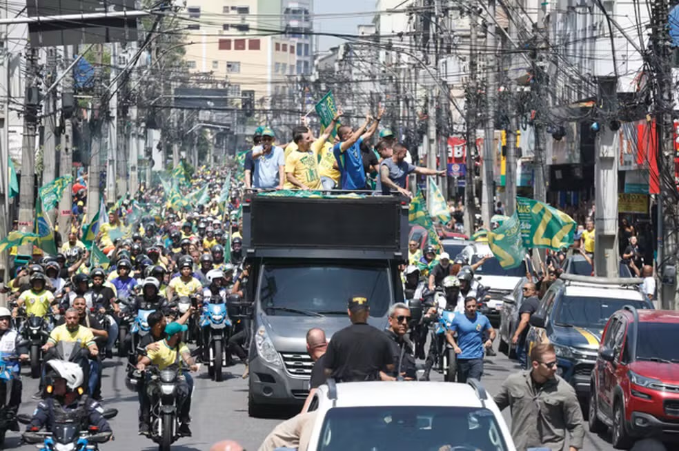 Evento de Flávio Bolsonaro e Douglas Ruas em São Gonçalo reúne multidão