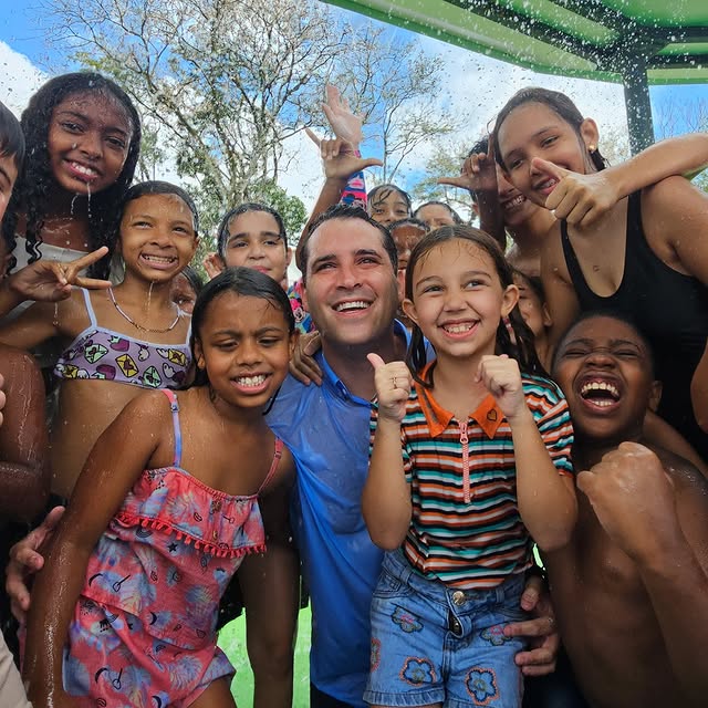 Prefeito do Rio entrega novo parque à população