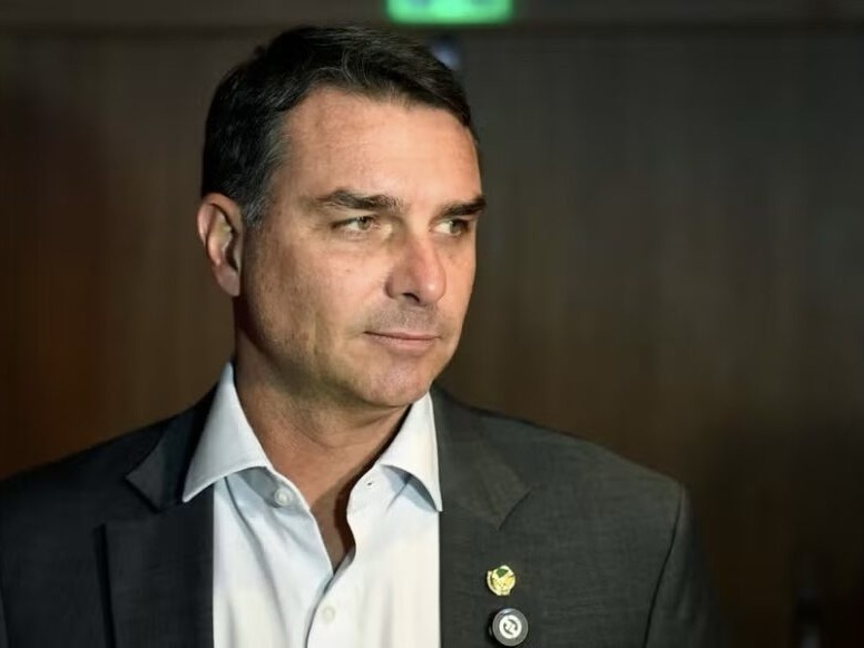 PL, partido de Flávio Bolsonaro, reconhece resultado da eleição, mas cobra esclarecimentos