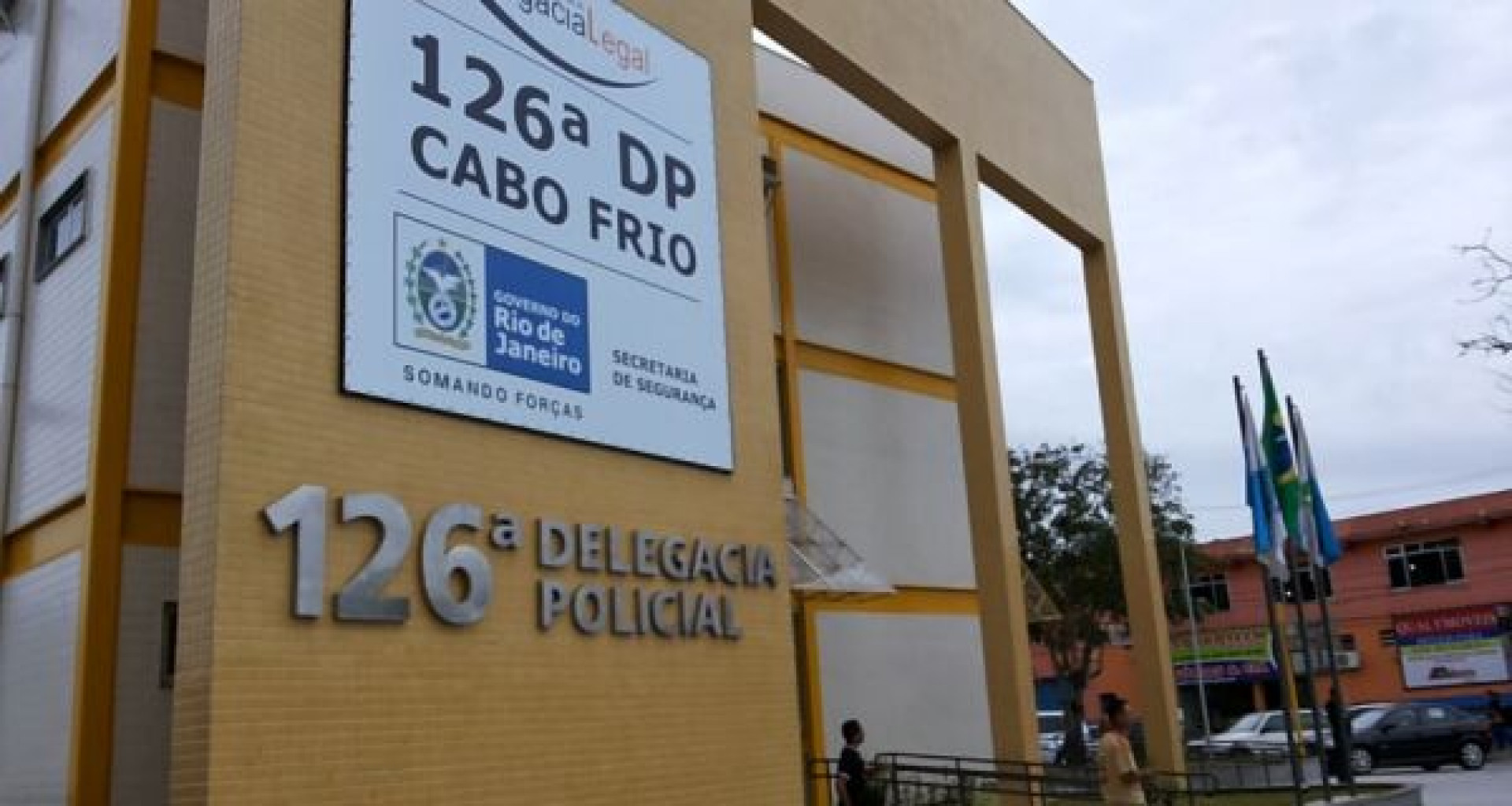 Mulher procurada por tráfico é presa pela PM no Alto da Rasa, em Cabo Frio | Cabo Frio