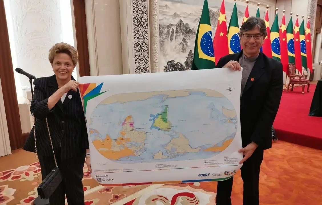 Fala sério! Mudar o mapa não altera a realidade