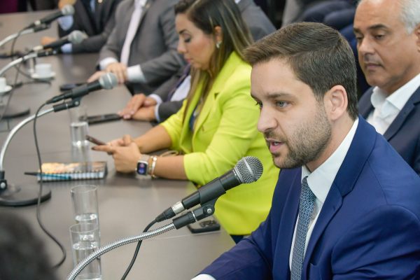 Nomeado conselheiro do TCE, Thiago Pampolha renuncia ao cargo de vice-governador