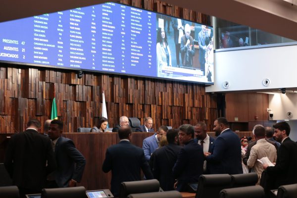 Projeto que concede Medalha Tiradentes ao dono da Pixbet gera impasse na Alerj