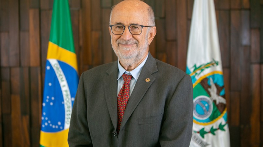 Deputado Luiz Paulo, do PSD, é contra o aumento das emendas impositivas dos parlamentares. Essa discussão tomou conta do plenário da Alerj nesta quinta-feira
