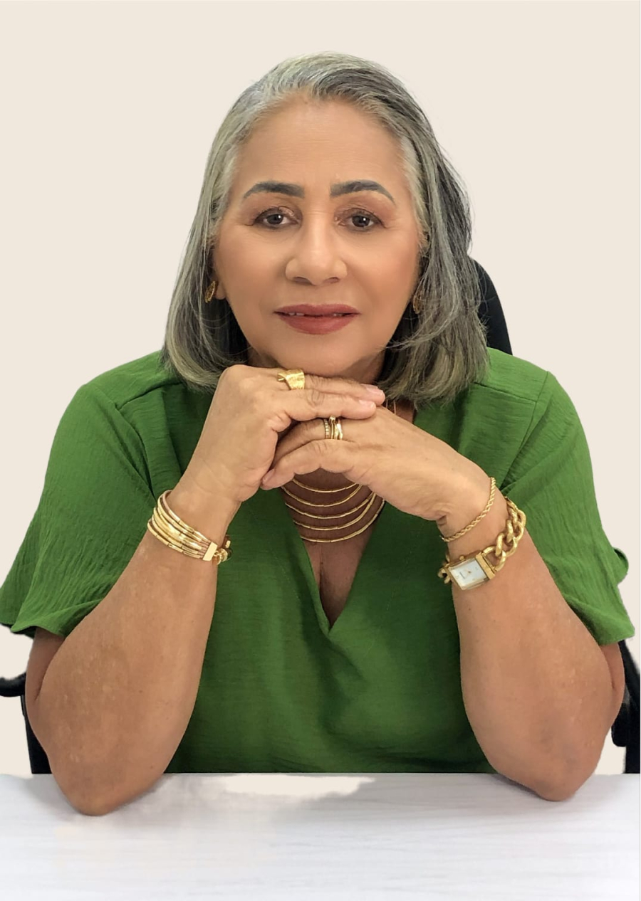 Escritora iguaçuana lança terceiro livro sobre suas experiências como empregada doméstica nesta quinta-feira (14) em evento da FENIG