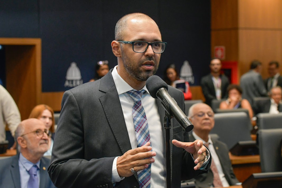 Deputado Alexandre Knoclop : aprovada em primeira discussão na Alerj uma lei que vai tornar os ingressos mais baratos no Maracanã