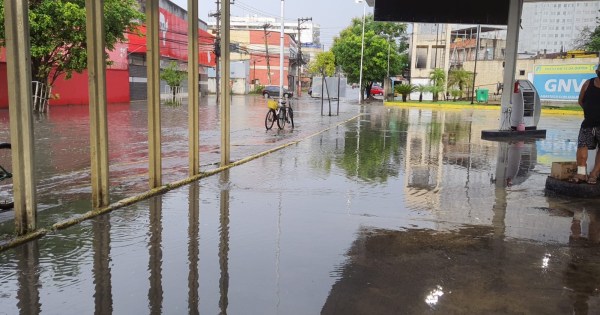 Prefeitura de Nova Iguaçu instala gabinete de crise e decreta situação de emergência por causa das chuvas