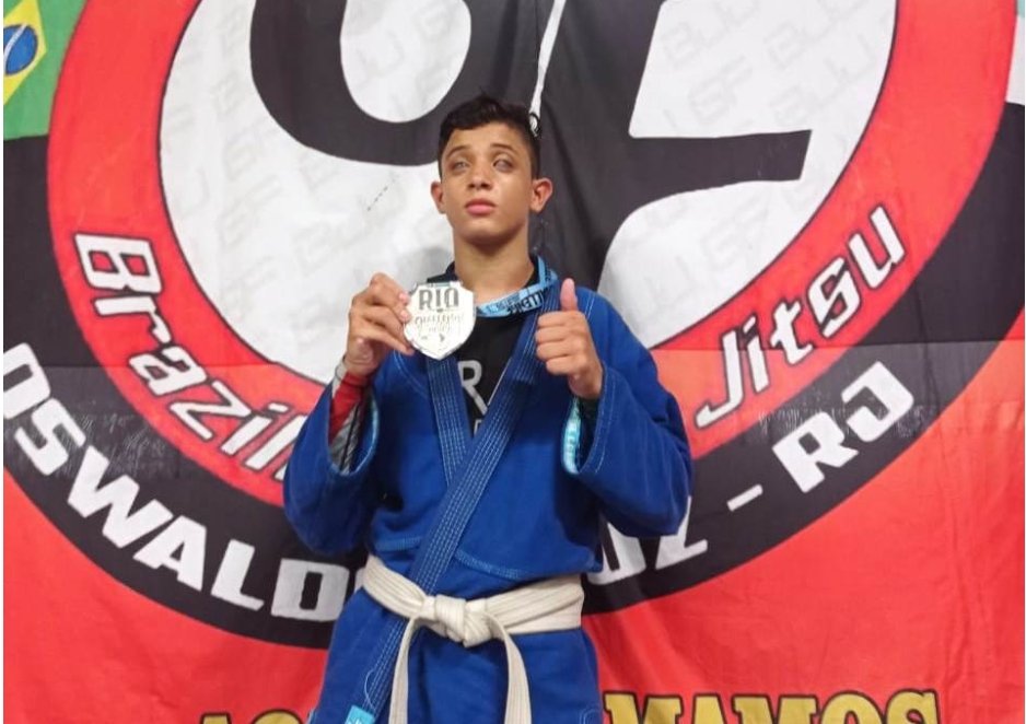 Alana Passos propõe medalha de mérito esportivo a lutador de jiu-jitsu que desafia a cegueira