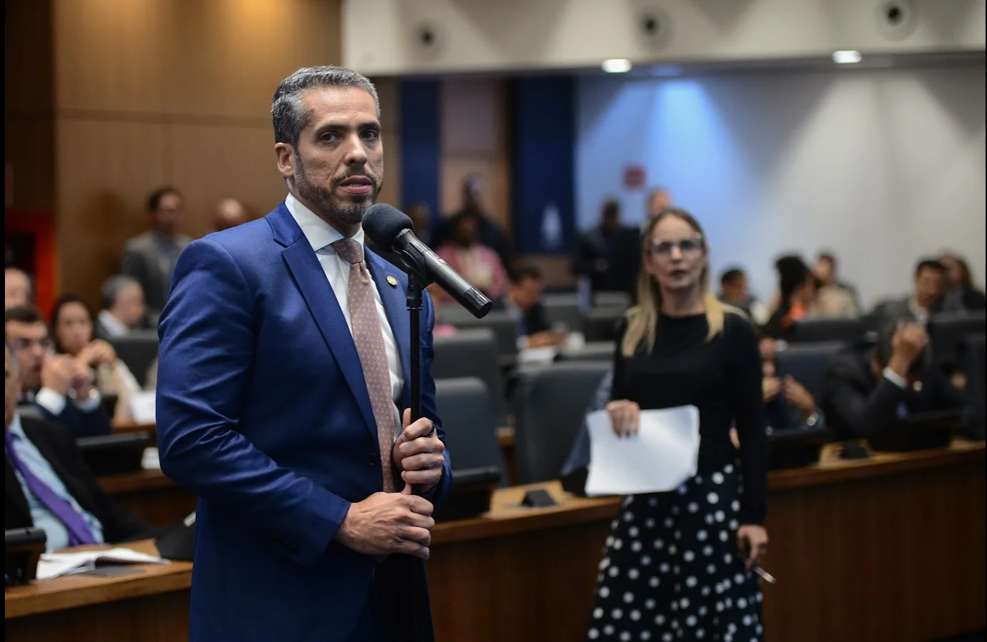 Rodrigo Amorim critica silêncio de Eduardo Paes após prisão de vereador no Rio