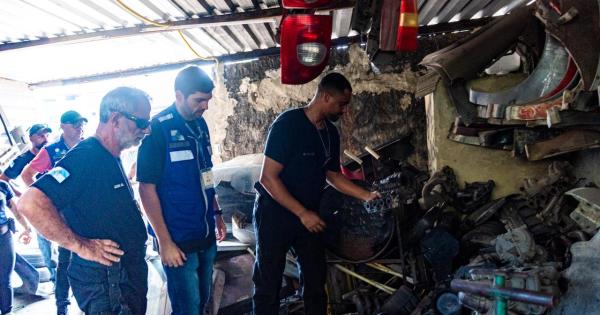 Força-tarefa coordenada pelo Detran RJ interdita ferro-velho em São João de Meriti