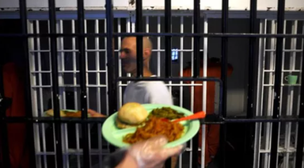 TCE suspende licitação R$ 1,3 bilhão da Seap para alimentação de presos e aponta repetição de irregularidades