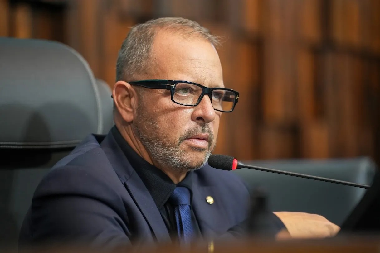 Alerj convoca reunião de líderes para definir eleição da presidência