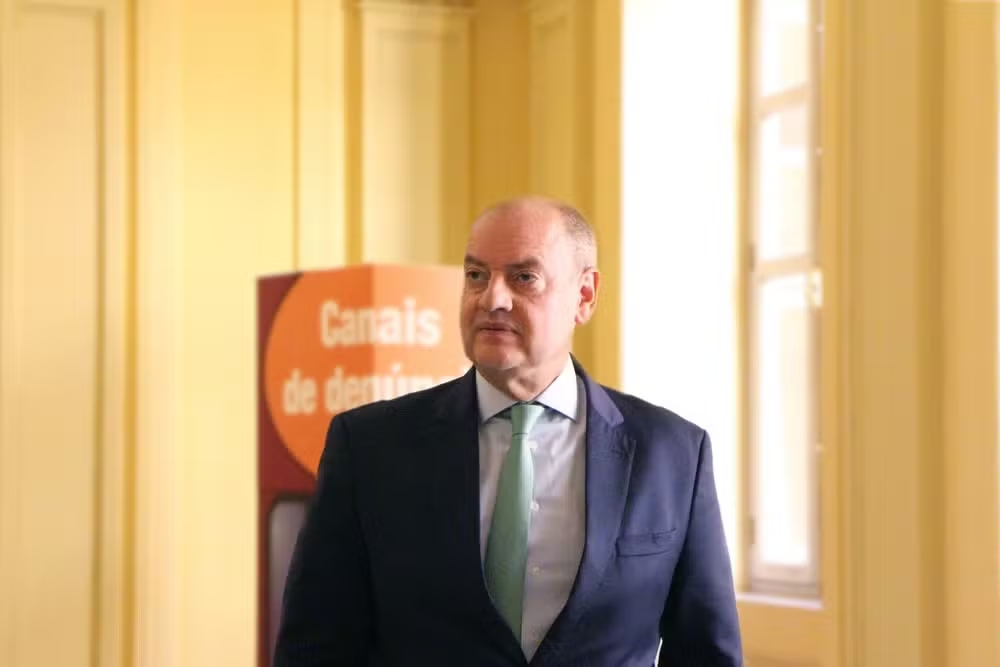 Gestão interina no Rio faz limpa em cargos comissionados e atinge marca de 500 demissões