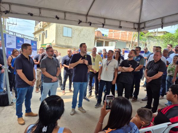 Novos parças: Cavaliere e o vereador Vítor Hugo lançam obra na Ilha do Governador