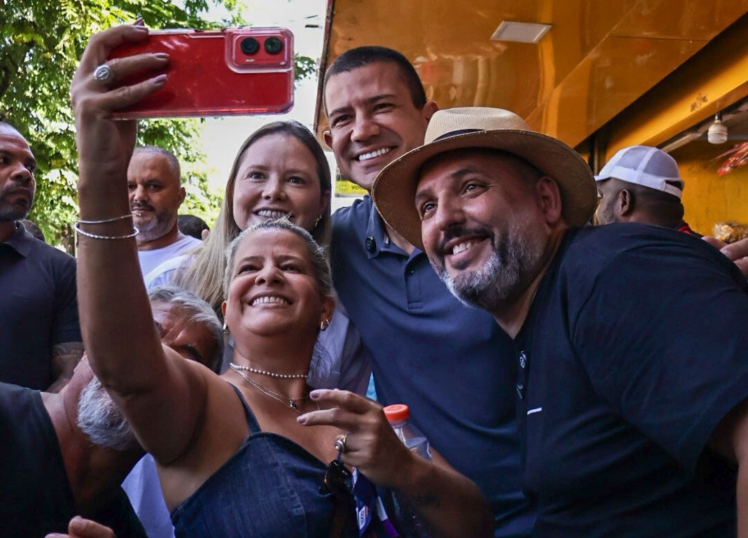 Tanguá recebe Douglas Ruas em caminhada pelo Centro