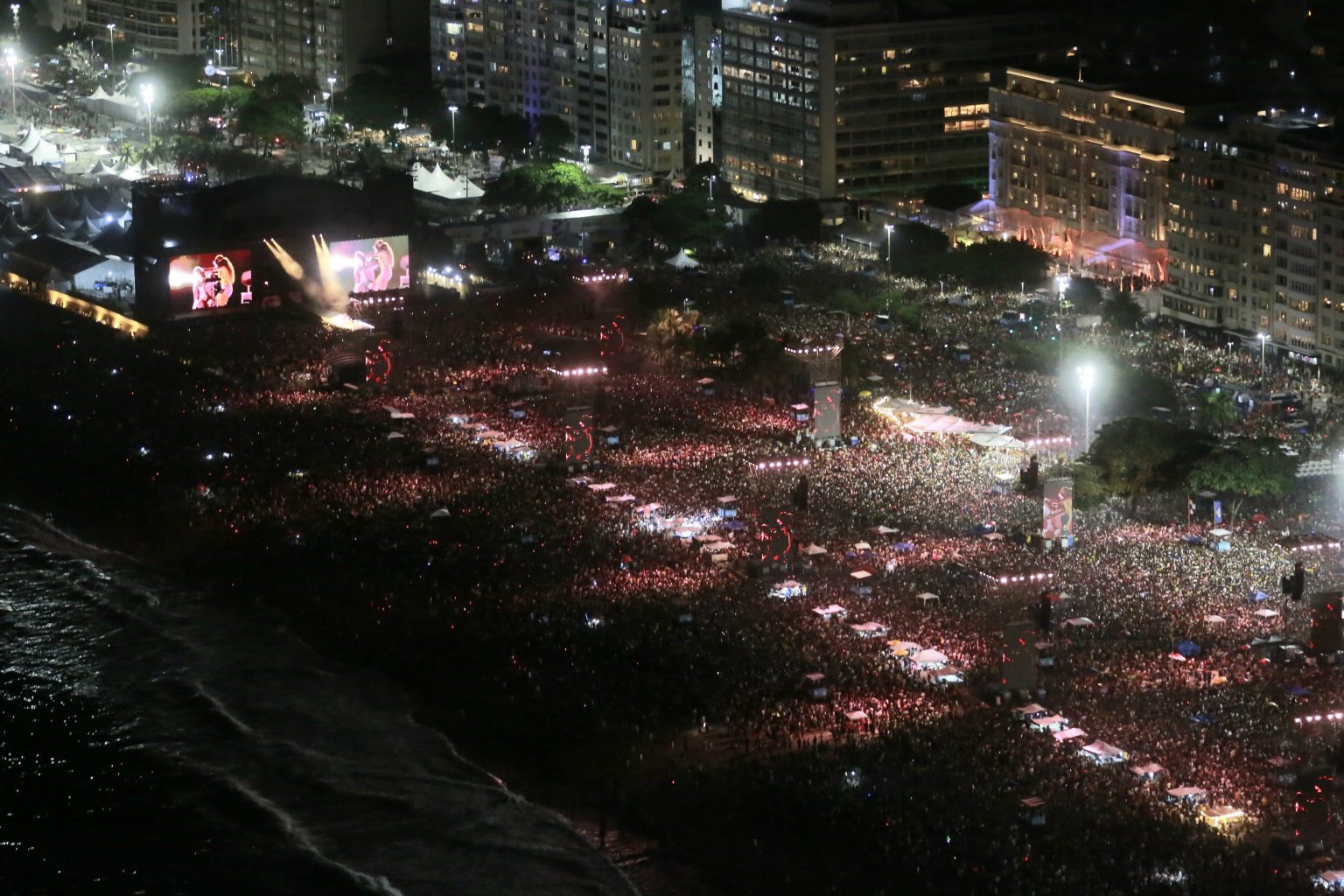 Show de Shakira leva 2 milhões a Copacabana e reforça estratégia de megashows no Rio