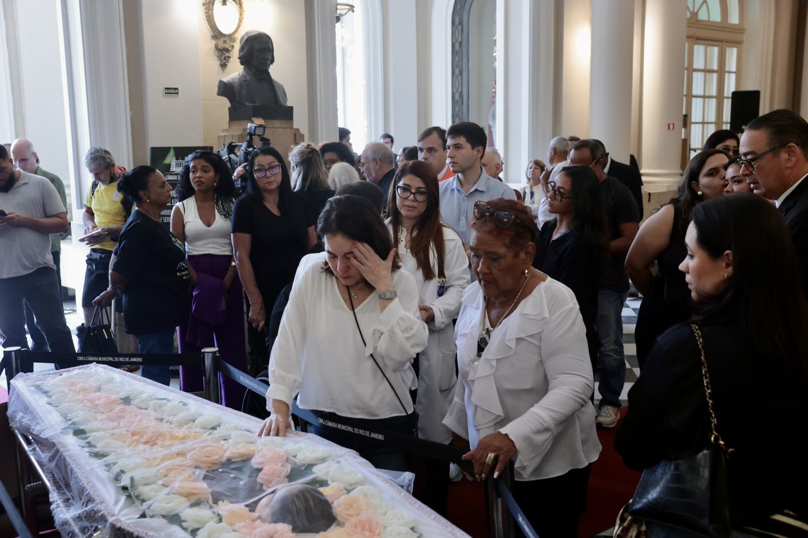 Corpo da vereadora Luciana Novaes é velado No Rio